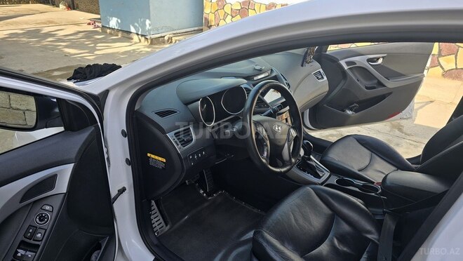 Hyundai Avante 2013, 210,000 km - 1.6 l - Bakı