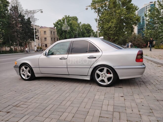 Mercedes C 230 1998, 285,000 km - 2.3 l - Yevlax