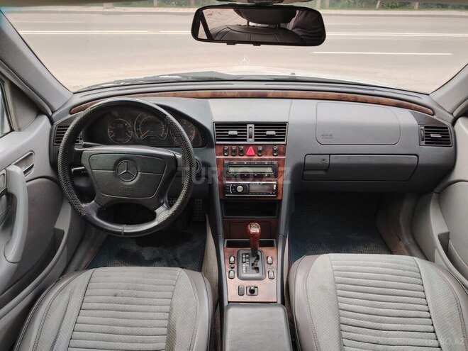 Mercedes C 230 1998, 285,000 km - 2.3 l - Yevlax