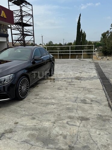 Mercedes C 300 2017, 180,000 km - 2.0 л - Yevlax