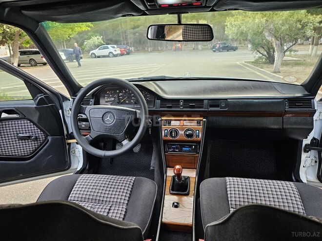 Mercedes E 200 d 1992, 542,361 km - 2.0 л - Bakı