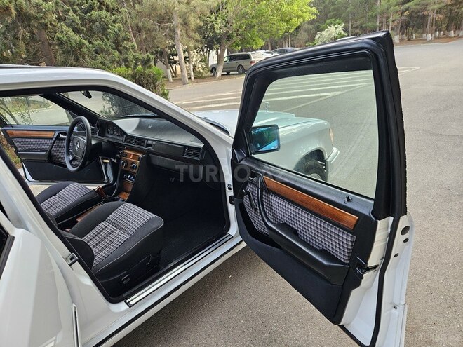 Mercedes E 200 d 1992, 542,361 km - 2.0 л - Bakı