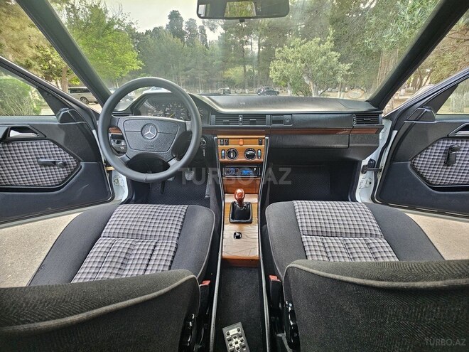 Mercedes E 200 d 1992, 542,361 km - 2.0 л - Bakı
