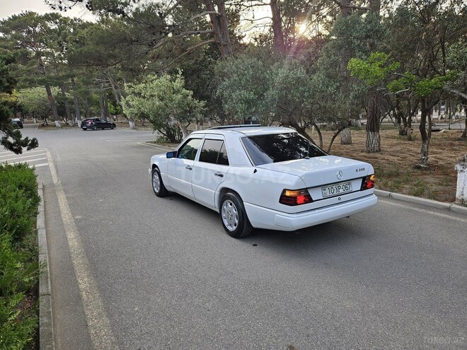 Mercedes E 200 d 1992, 542,361 km - 2.0 л - Bakı