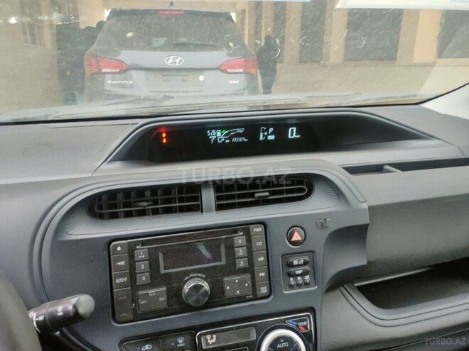 Toyota Aqua 2017, 166,000 km - 1.5 l - Bakı
