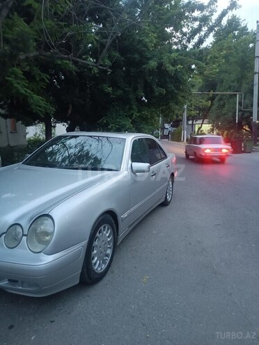 Mercedes E 240 1999, 300,000 km - 2.4 л - Mingəçevir