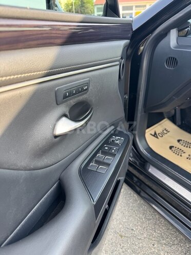 Lexus ES 300h 2021, 65,250 km - 2.5 l - Bakı