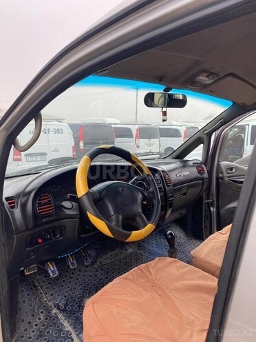 Hyundai H-1 2004, 266,000 km - 2.5 l - Bakı