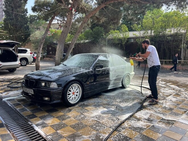 BMW 320-4