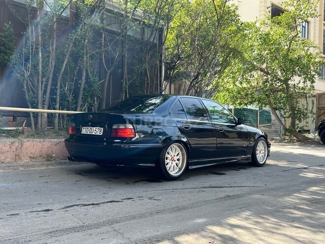 BMW 320-9