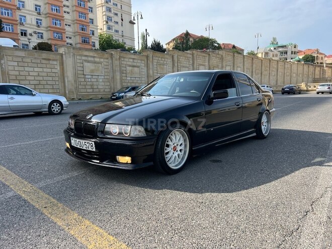 BMW 320-3