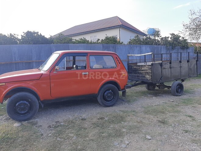 LADA (VAZ) Niva 1980, 350,000 km - 1.6 l - Astara