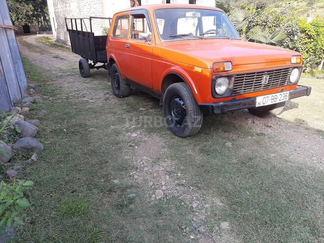 LADA (VAZ) Niva 1980, 350,000 km - 1.6 l - Astara