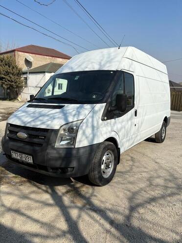 Ford Transit-4
