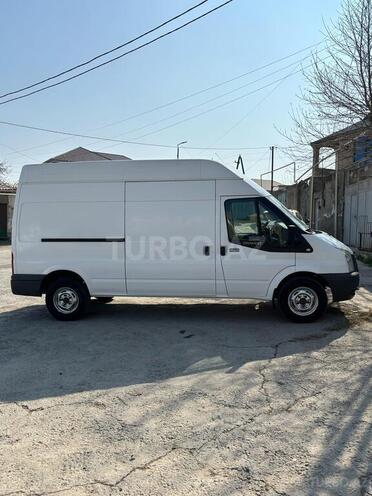 Ford Transit-5
