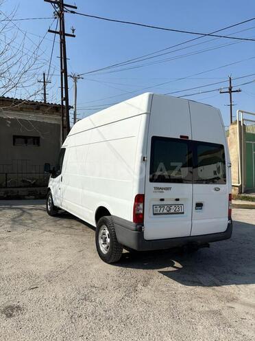 Ford Transit-6