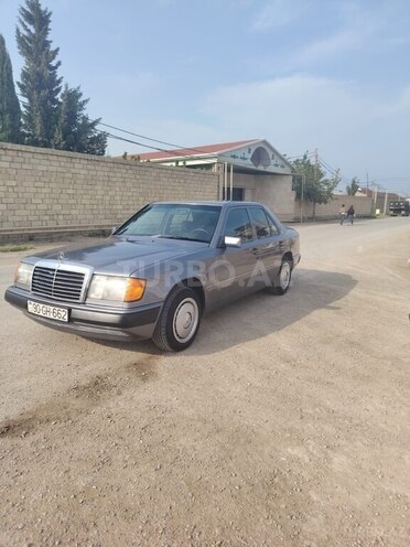 Mercedes E 200 1991, 234,000 km - 2.0 l - Bakı