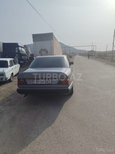 Mercedes E 200 1991, 234,000 km - 2.0 l - Bakı