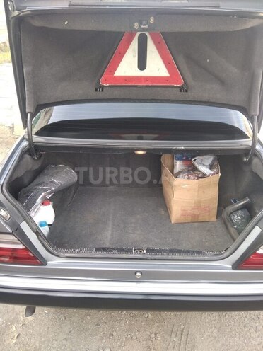 Mercedes E 200 1991, 234,000 km - 2.0 l - Bakı