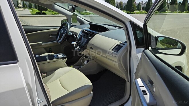 Toyota Prius V 2012, 165,000 km - 1.8 л - Gəncə