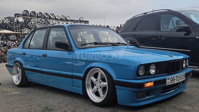BMW 320-1