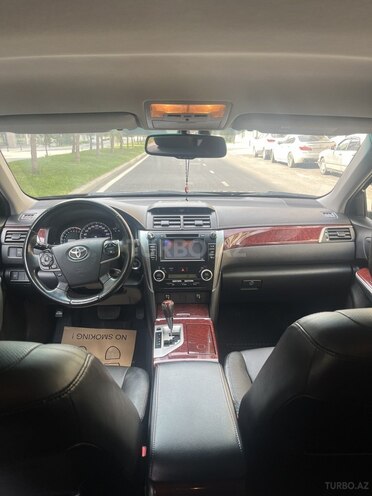 Toyota Camry-5