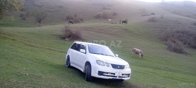 Mitsubishi Airtrek 2002, 324,565 km - 2.0 l - İsmayıllı
