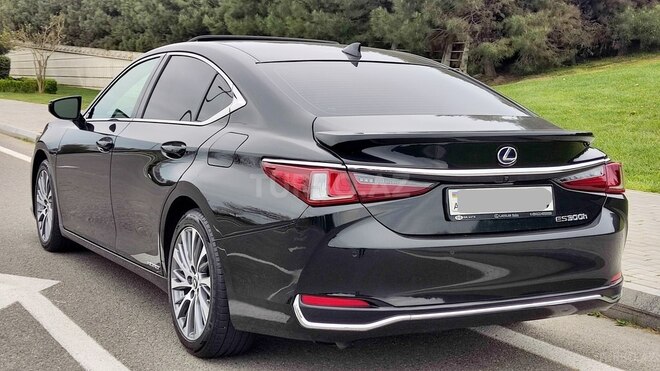 Lexus ES 300h 2021, 55,000 km - 2.5 l - Bakı