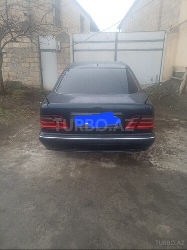 Mercedes E 270 2000, 362,530 km - 2.7 l - Gəncə