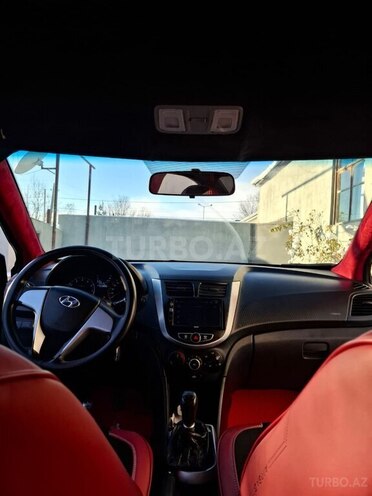 Hyundai Accent 2013, 210,000 km - 1.6 l - Qobustan