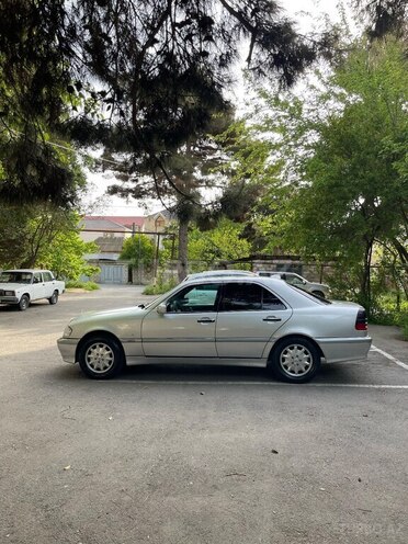 Mercedes C 180 1999, 352,000 km - 1.8 l - Bakı