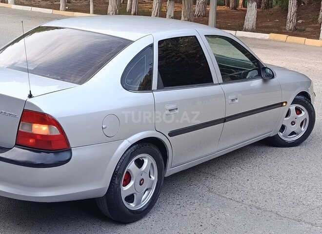 Opel Vectra 1998, 267,000 km - 1.6 l - Sumqayıt