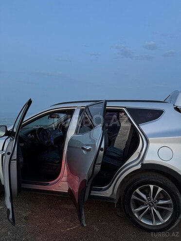 Hyundai Santa Fe-5