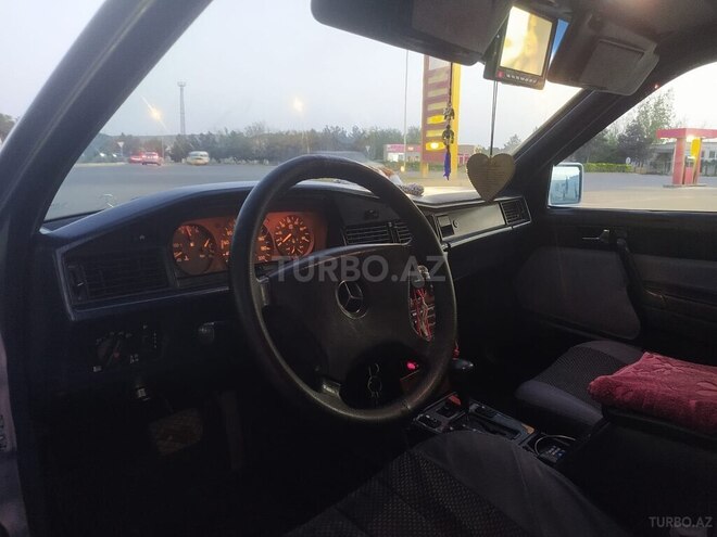 Mercedes 190 1991, 300,000 km - 2.0 л - Şirvan