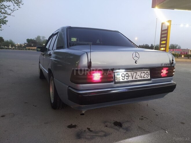 Mercedes 190 1991, 300,000 km - 2.0 л - Şirvan