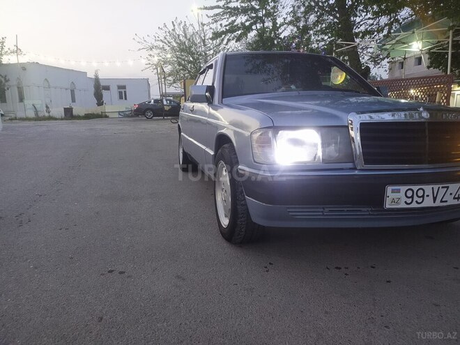 Mercedes 190 1991, 300,000 km - 2.0 л - Şirvan