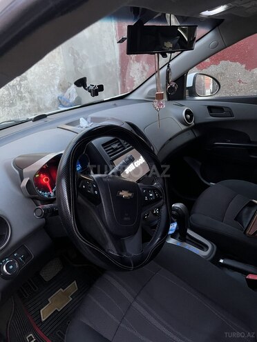 Chevrolet Aveo-5