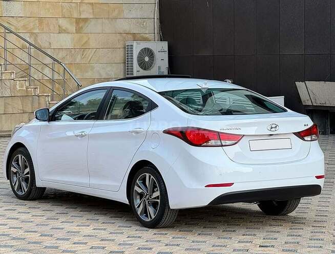 Hyundai Elantra 2015, 131,000 km - 1.8 l - Şabran