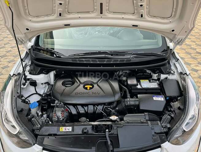 Hyundai Elantra 2015, 131,000 km - 1.8 l - Şabran