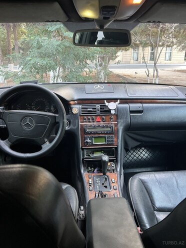 Mercedes E 300 d 1997, 712,358 km - 3.0 l - Sumqayıt