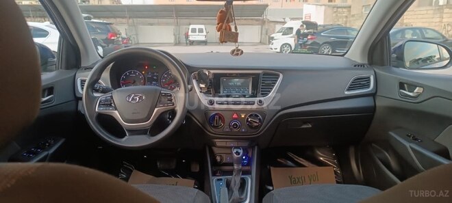Hyundai Accent 2018, 65,000 km - 1.6 l - Bakı