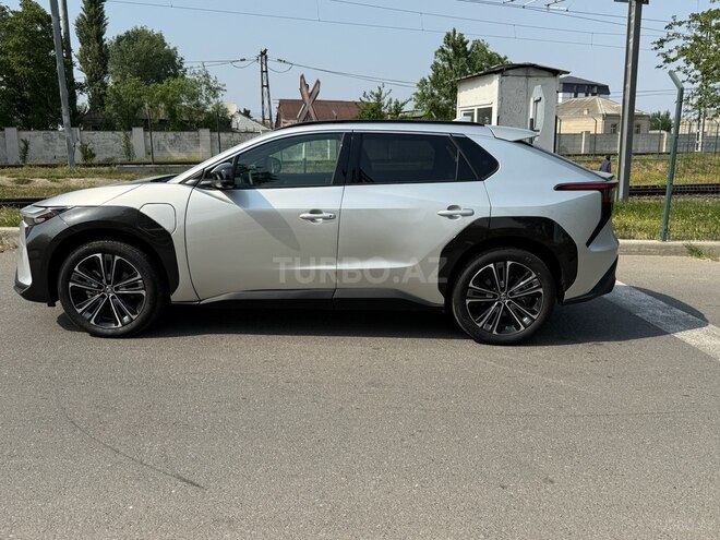 Toyota bZ4X 2023, 9,900 km - 0.0 l - Bakı