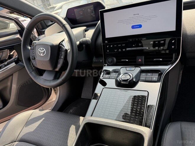 Toyota bZ4X 2023, 9,900 km - 0.0 l - Bakı