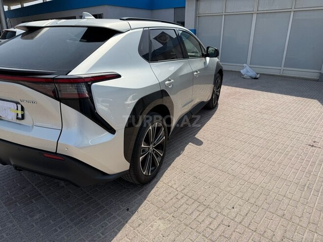 Toyota bZ4X 2023, 9,900 km - 0.0 l - Bakı