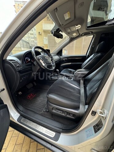 Hyundai Santa Fe-11