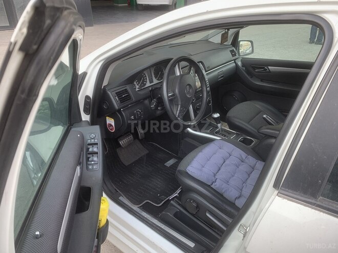 Mercedes B 180 2009, 104,621 km - 1.7 л - Bakı