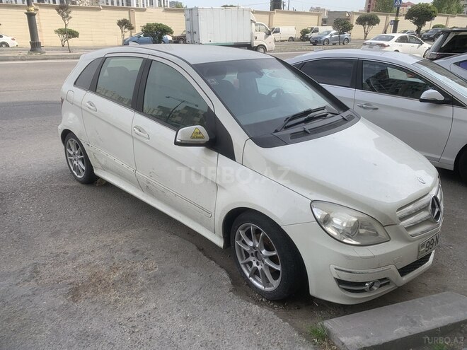 Mercedes B 180 2009, 104,621 km - 1.7 л - Bakı