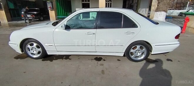 Mercedes E 220 d 2000, 521,751 km - 2.2 l - Qazax