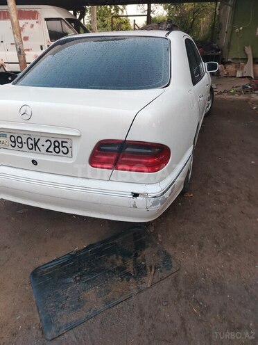 Mercedes E 220 d 2000, 521,751 km - 2.2 l - Qazax