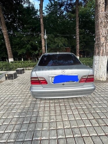Mercedes E 220 d 2001, 389,569 km - 2.0 l - İmişli